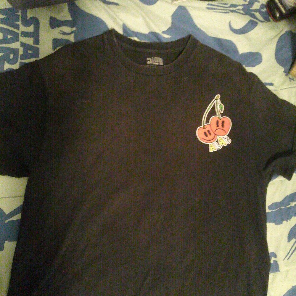 Mens Medium Cherries T Shirt-Good Condition-No Tags